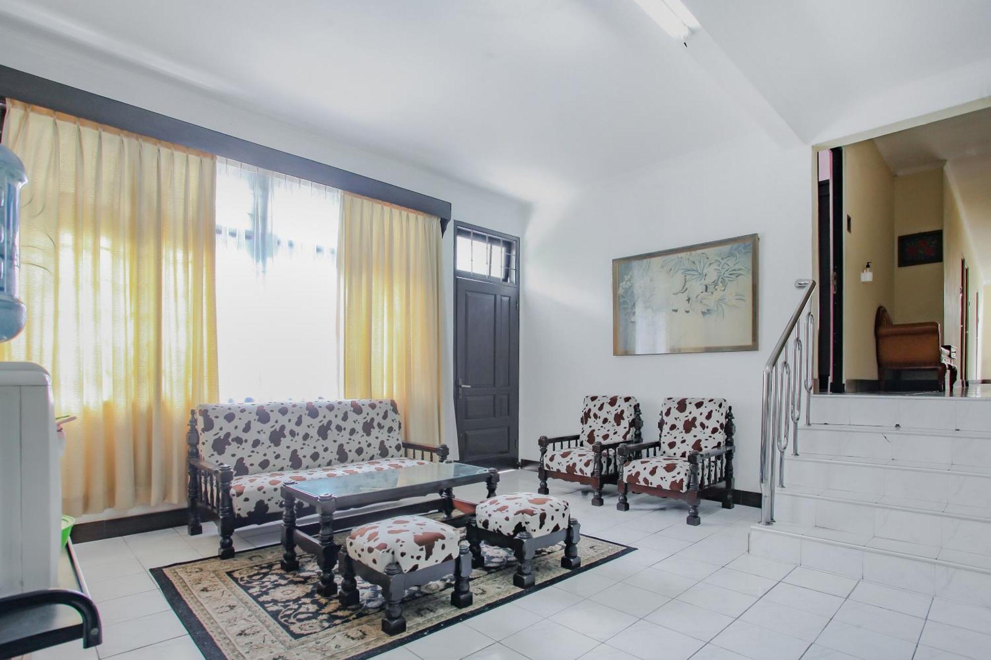 Oyo Life 90091 Wisma Pakuan Syariah بوكور المظهر الخارجي الصورة
